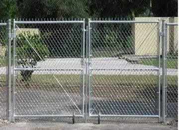 Hot Dip Galvanized Zinc Coated 6Ft 8Ft 15m Roll Cyclone Wire Diamond Mesh Farm Chain Link Fence