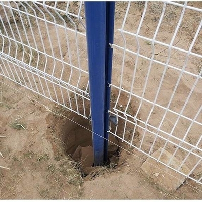 Galvanized electrostatic spray or PVC dipped coating peach post welded mesh fence