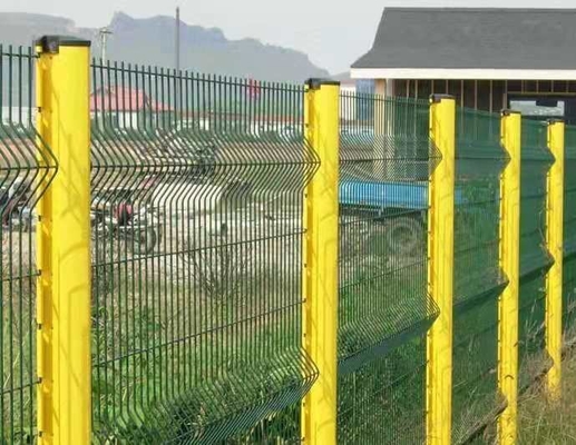 Galvanized electrostatic spray or PVC dipped coating peach post welded mesh fence