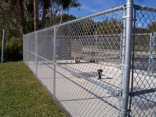 wholesale used 9 gauge galvanized and pvc coated diamond shape cyclone wire chain link fence