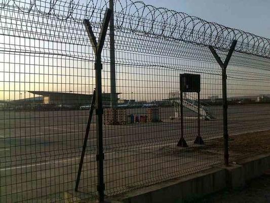 Galvanized Airport Perimeter Fence 50*100mm 50*150mm Hole Y Post Fence