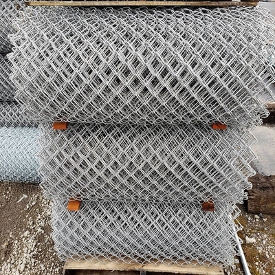 2.0-4.0 MM WIRE DIAMETER IRON 6 FGALVANISED,PVC COATED CHAIN LINK FENCING