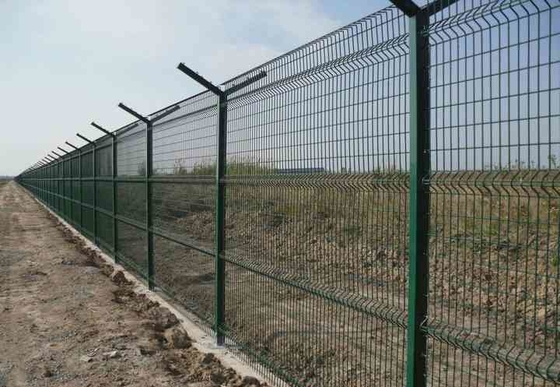 Galvanized Airport Perimeter Fence 50*100mm 50*150mm Hole Y Post Fence